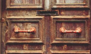 英文メールの結びの書き方で気をつけるべきポイントは？