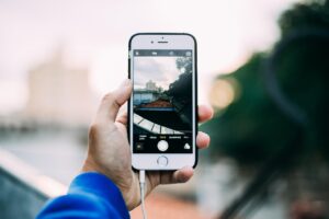 電話会議での英語の切り出し方は？